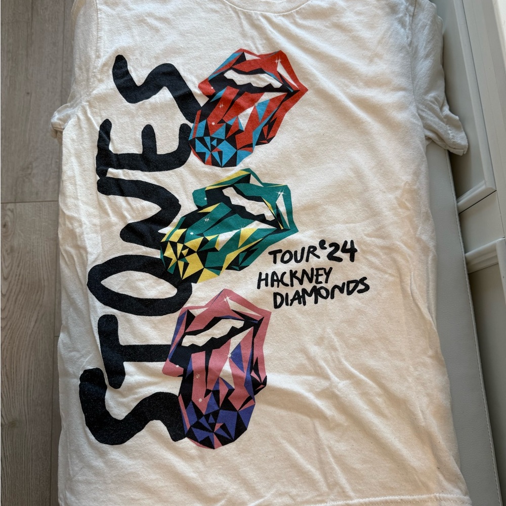 Graphic White T-Shirt Hackney Diamonds Tour 💗FROM YVR TOUR💗